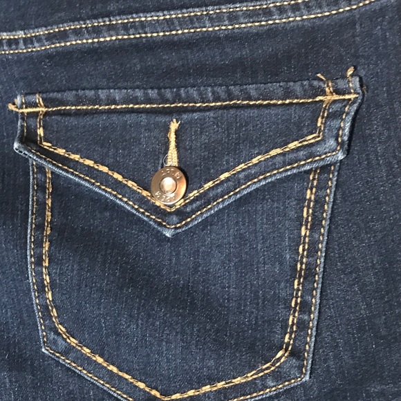 Women’s Capris size 10 by Apt. 9 - Picture 2 of 4